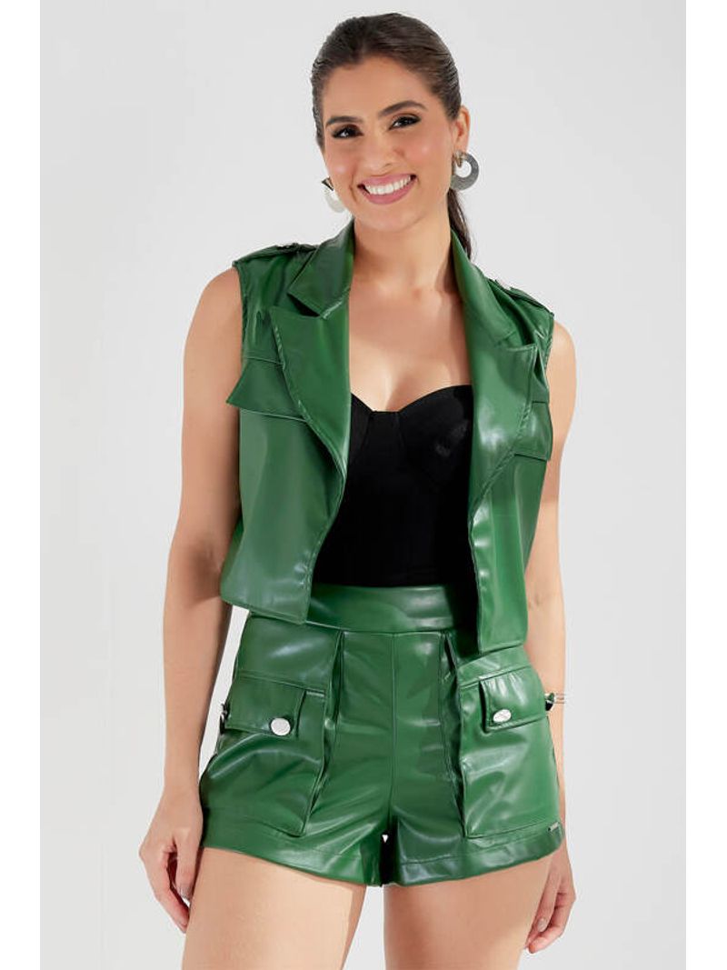 Short-Em-Couro-Com-Bolso-Fole-Verde-42