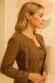 outwear-jaqueta-curta-com-manga-longa-e-fivela-marrom-38-400206-0