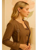 Outwear-Jaqueta-Curta-Com-Manga-Longa-E-Fivela-Marrom-36