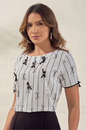 Blusa Baby Com Aplicacoes De Lacos E Perolas
