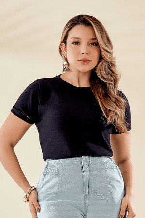 Blusa Tshirt Com Detalhes De Entremeios